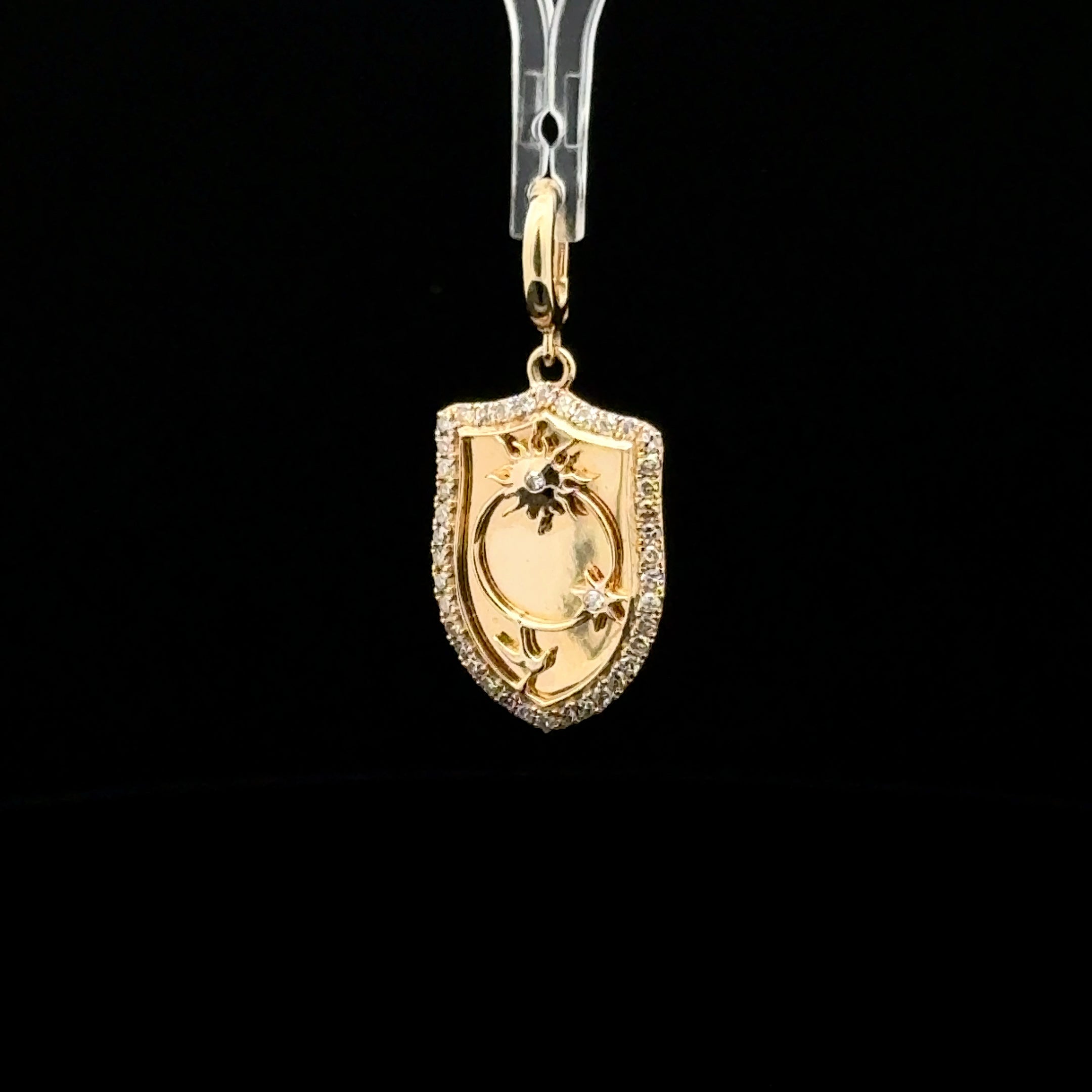 SHILED GOLD PENDANT WITH SPARKAING DIAMONDS