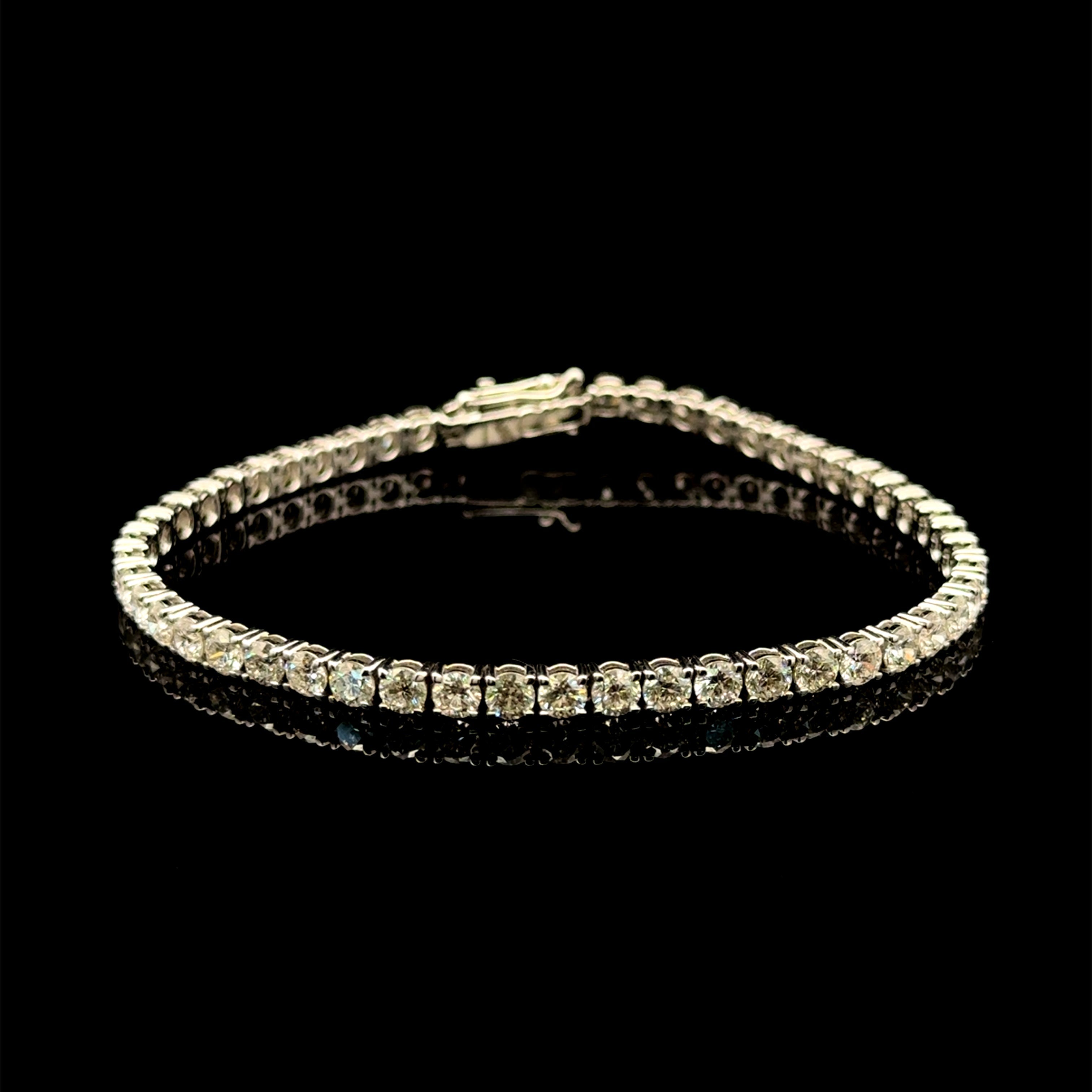 Diamond Pavé White Gold tennis Bracelet