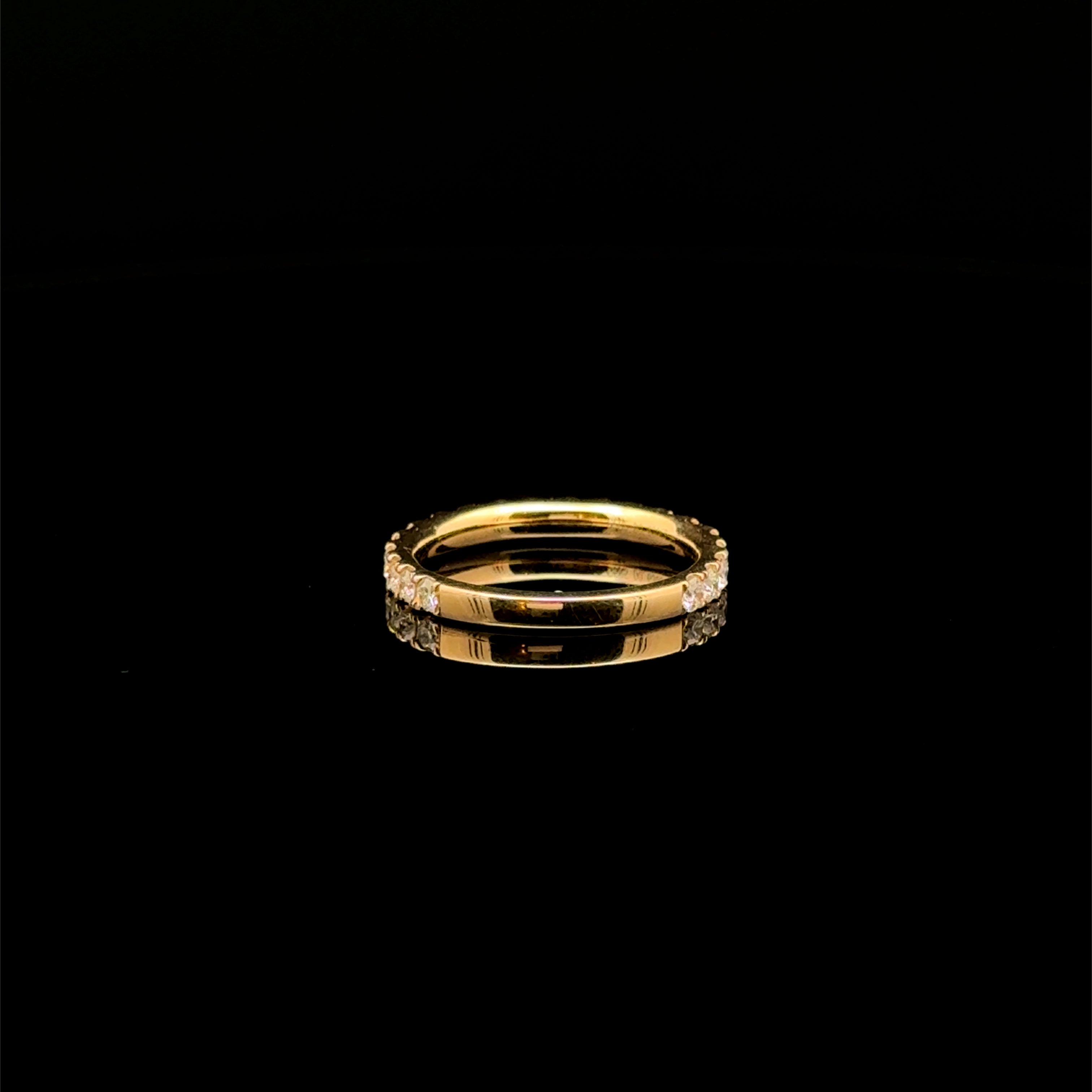 Round Diamond Pavé Yellow Gold Ring