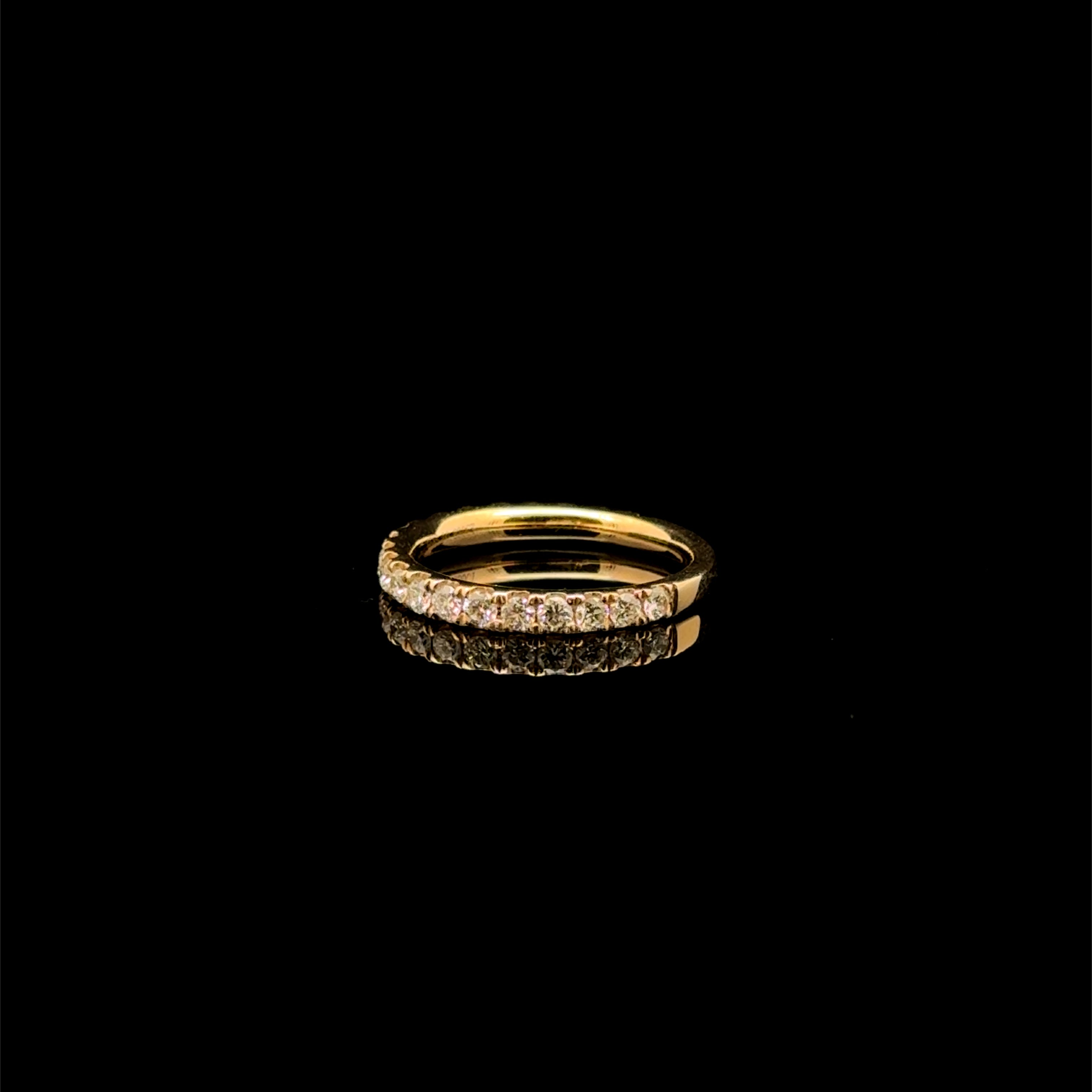 Round Diamond Pavé Yellow Gold Ring