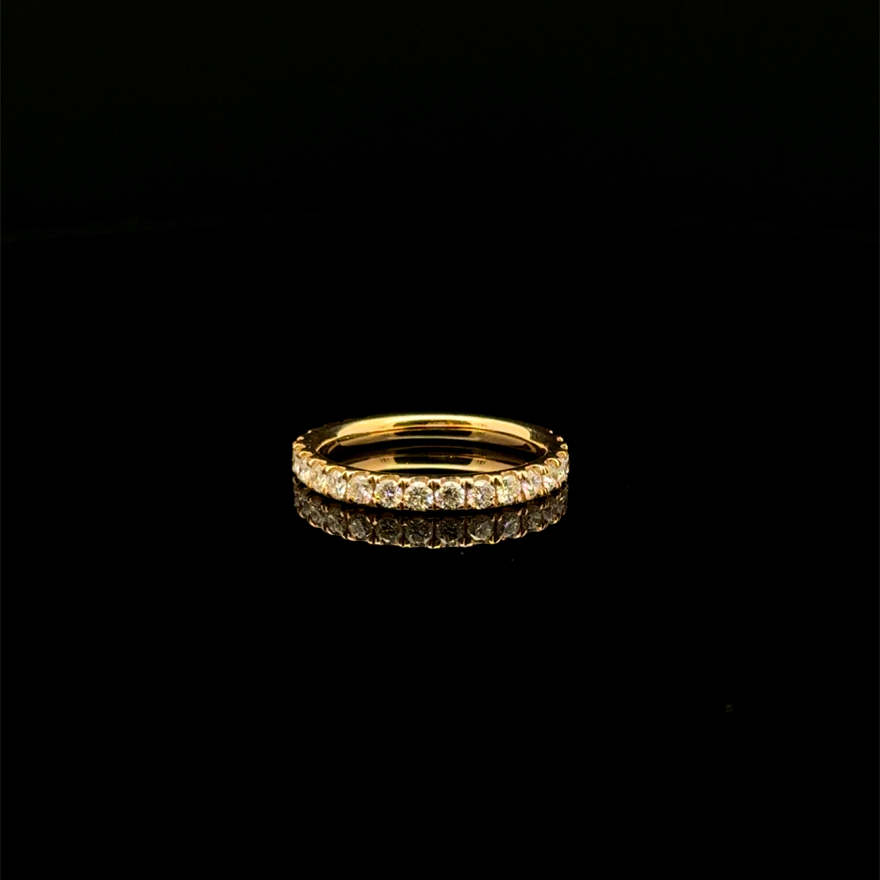 Round Diamond Pavé Yellow Gold Ring