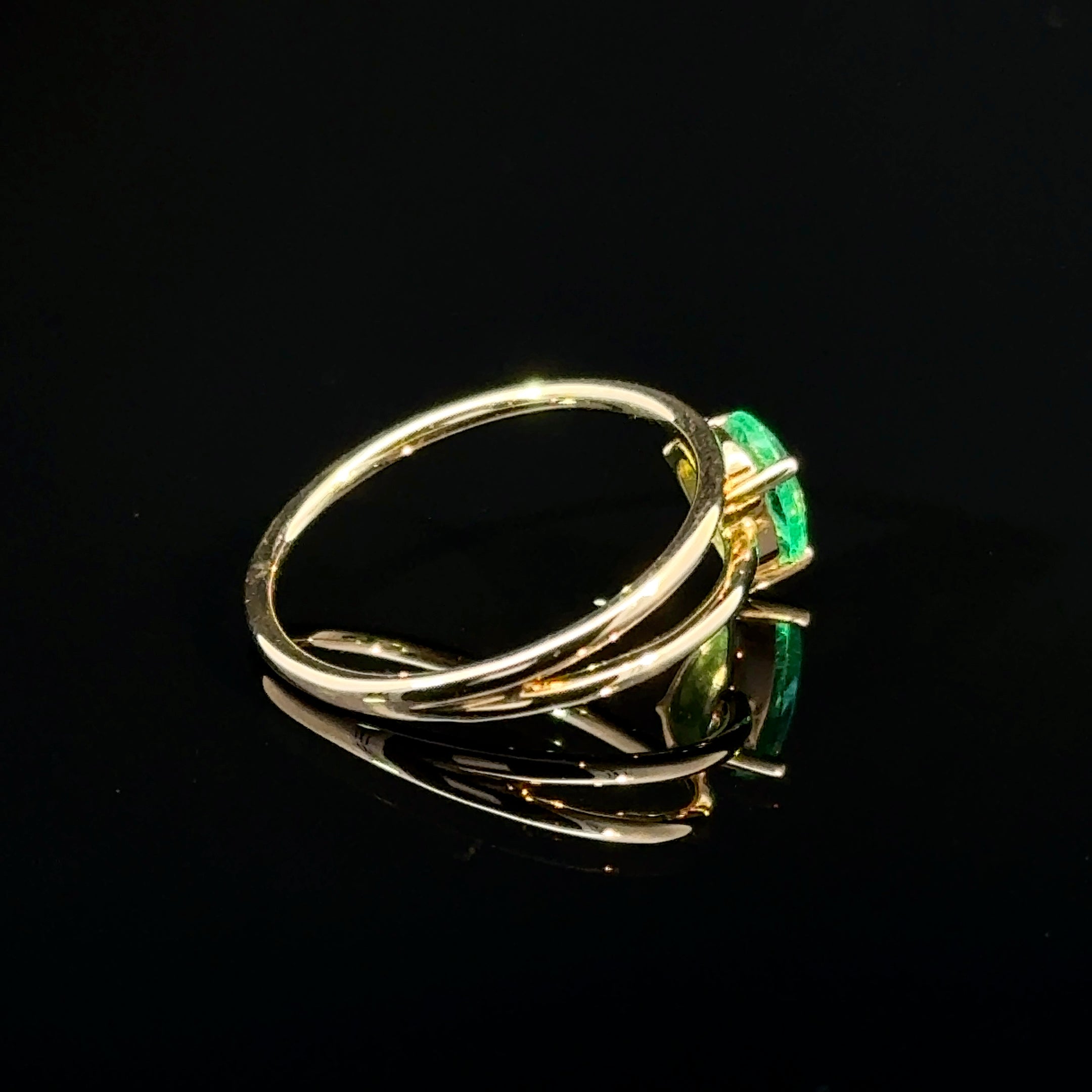 EMERALD ORBIT YELLOW GOLD RING