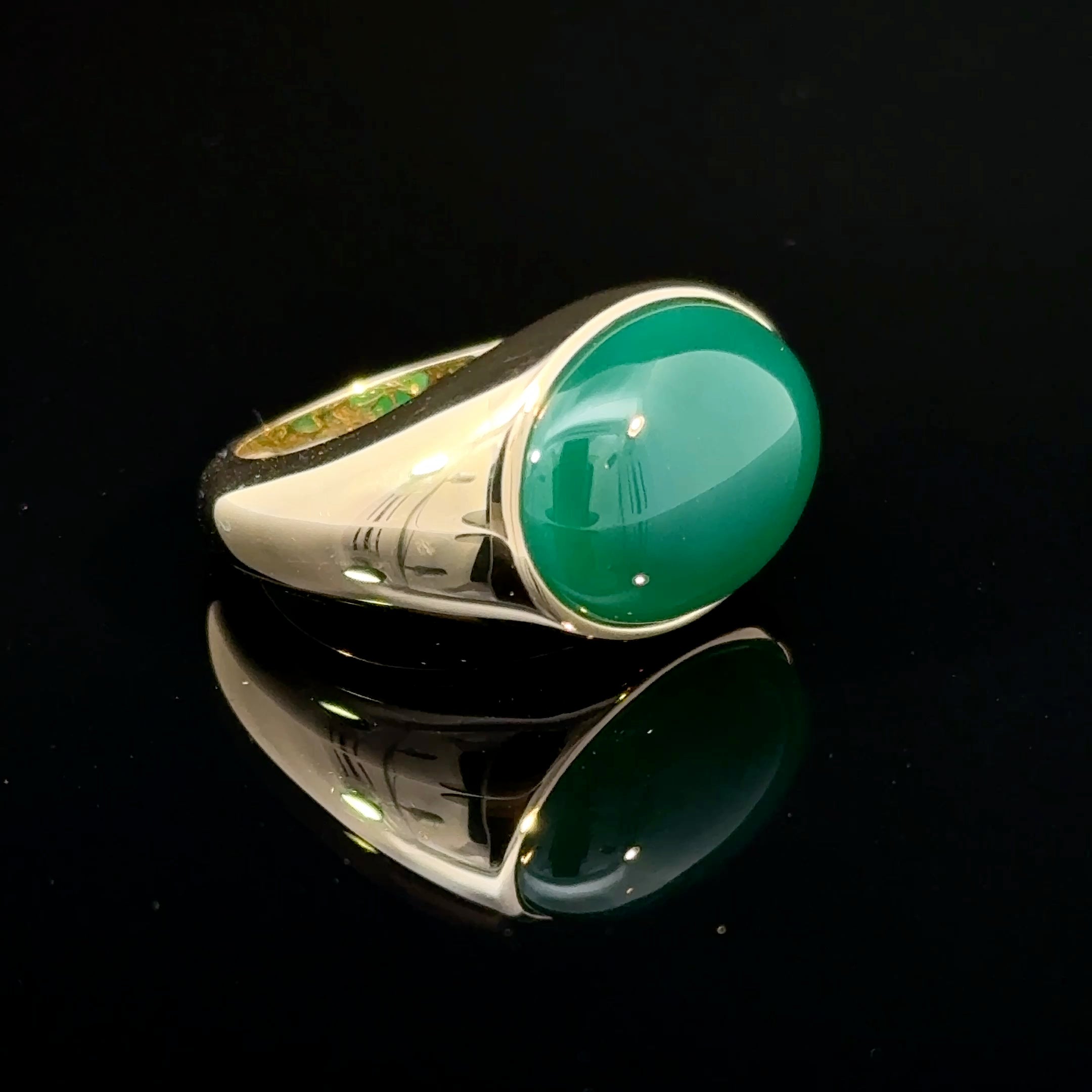Green Agate Dome Ring Yellow Gold
