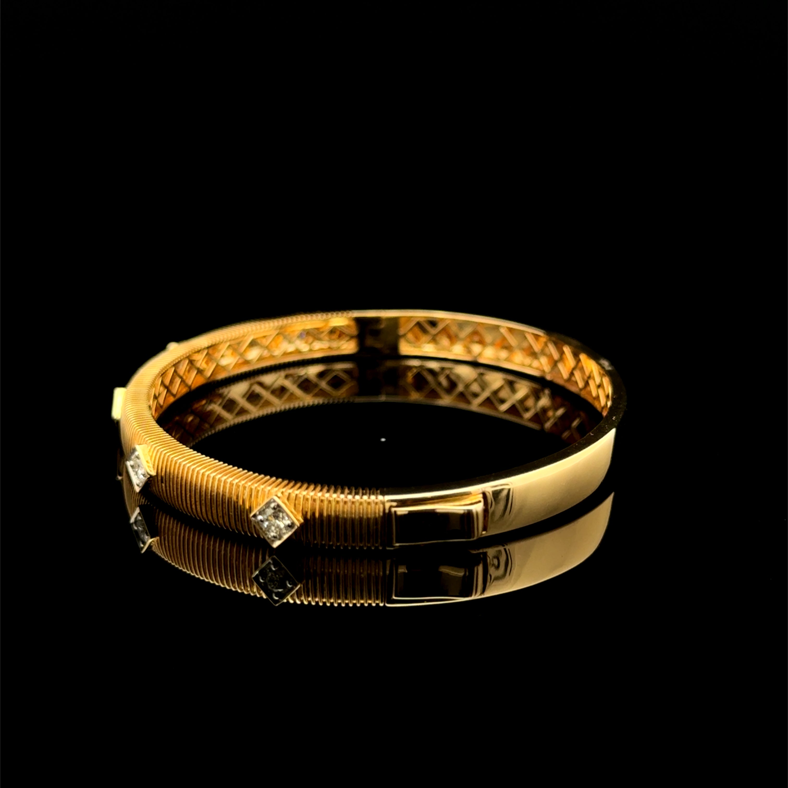 PATH DIAMOND YELLOW GOLD BANGLE