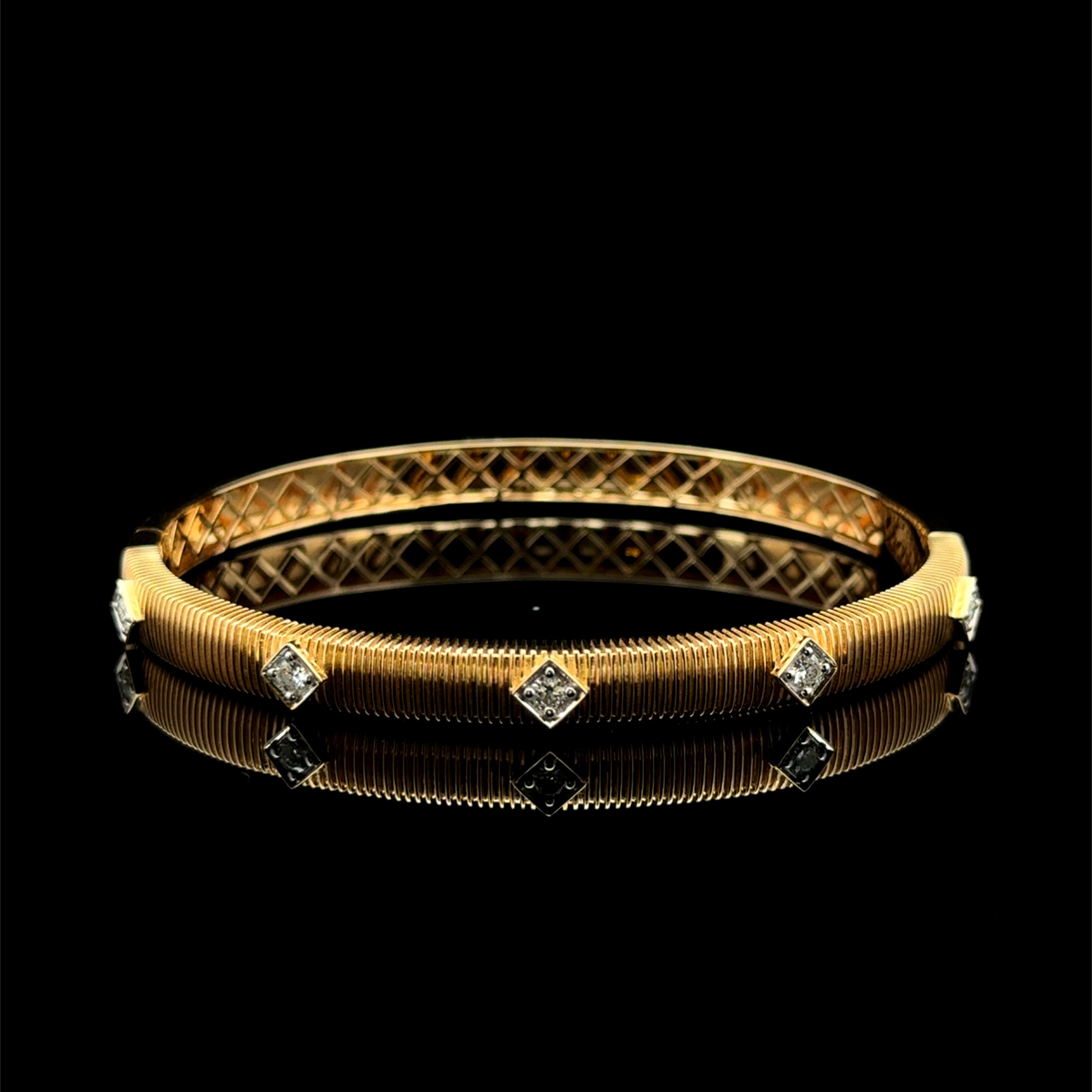 PATH DIAMOND YELLOW GOLD BANGLE