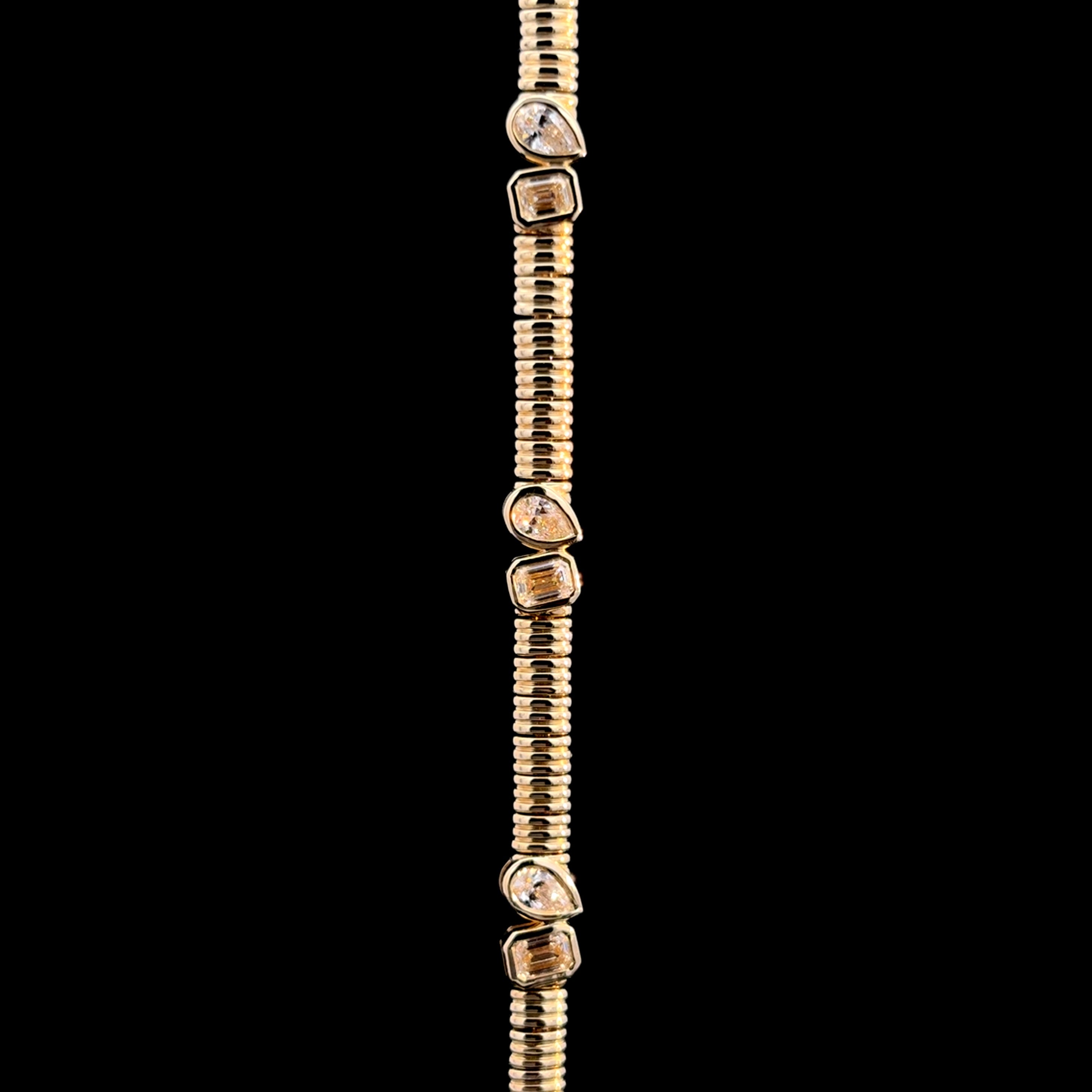 Ribbed Gold Mixed Diamond Bracelet