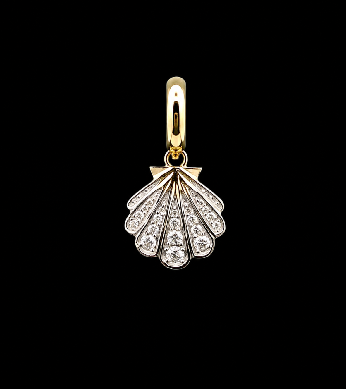 Shell Maris Diamond & Gold Charm